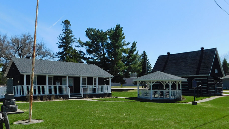 Buildings at the Nipissing Township Museum