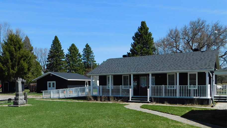Buildings at the Nipissing Township Museum