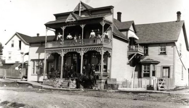 An image of the Commanda Heritage Centre